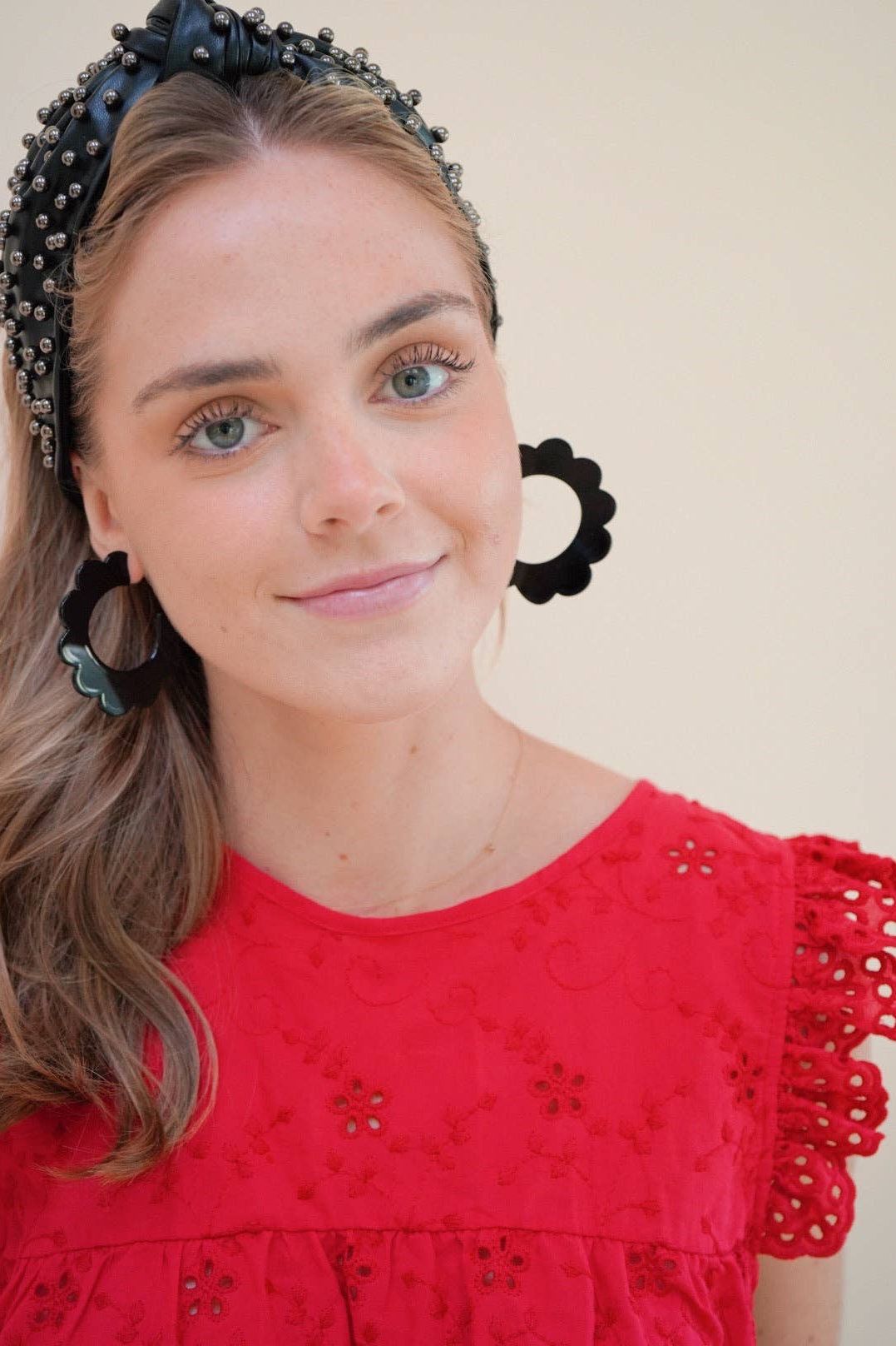 Margo Hoop - True Black