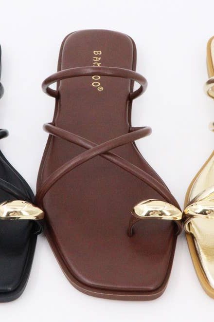 Bamboo HINT-91 Crisscross Strap Ring Toe Flat Beach Sandals