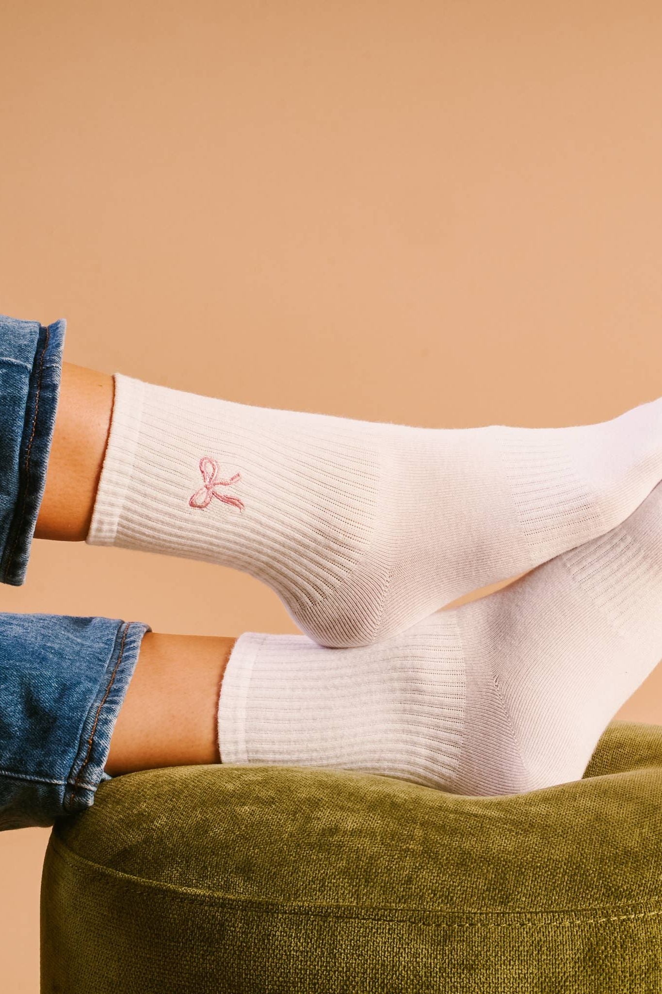 Embroidered Crew Socks-Pink Bow