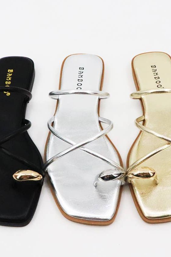 Bamboo HINT-91 Crisscross Strap Ring Toe Flat Beach Sandals