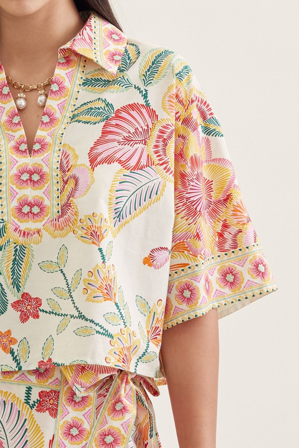 Pretty Little Escape Women’s Floral Print Resort Top with Collar Neckline