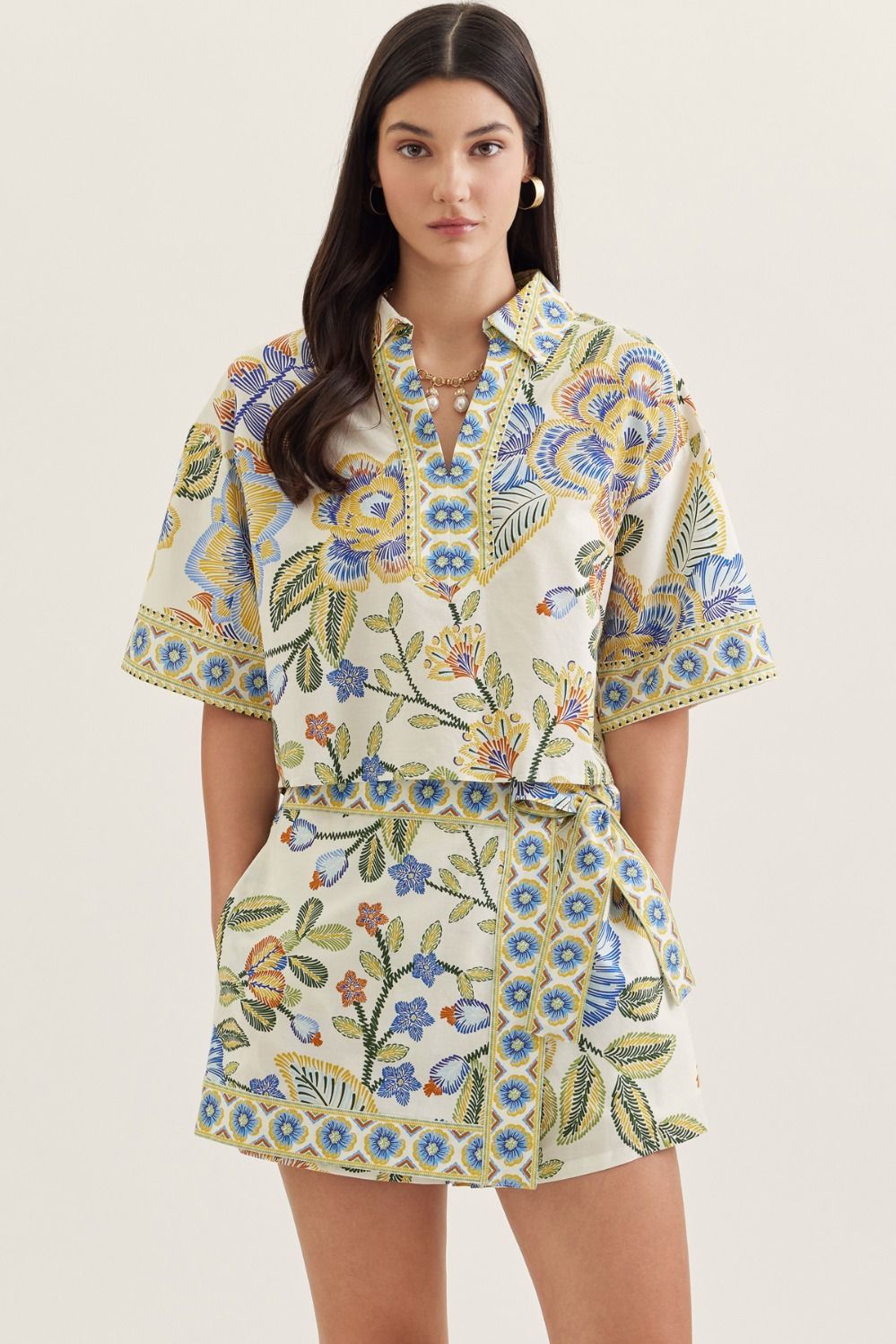 Pretty Little Escape Women’s Floral Print Resort Top with Collar Neckline