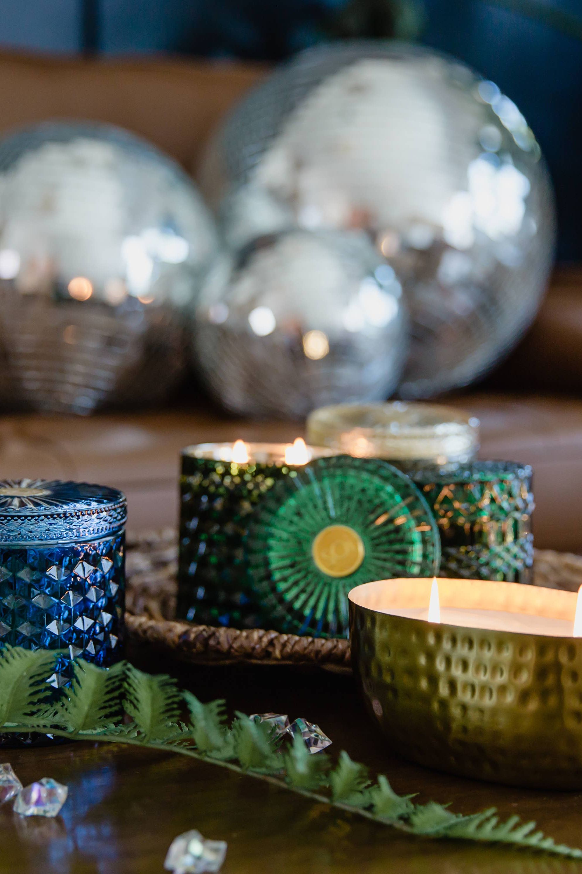 Mistletoe & Holly 15oz Shimmer Candle 2 wick