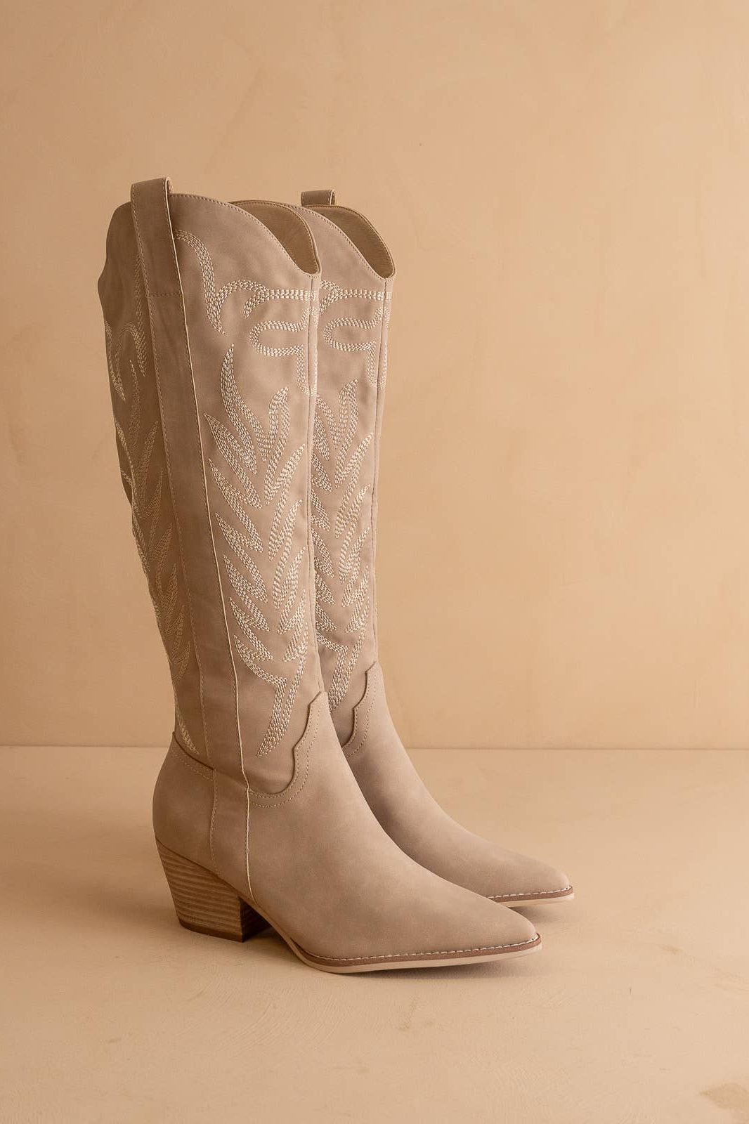 The Samara Cowgirl Cedarwood