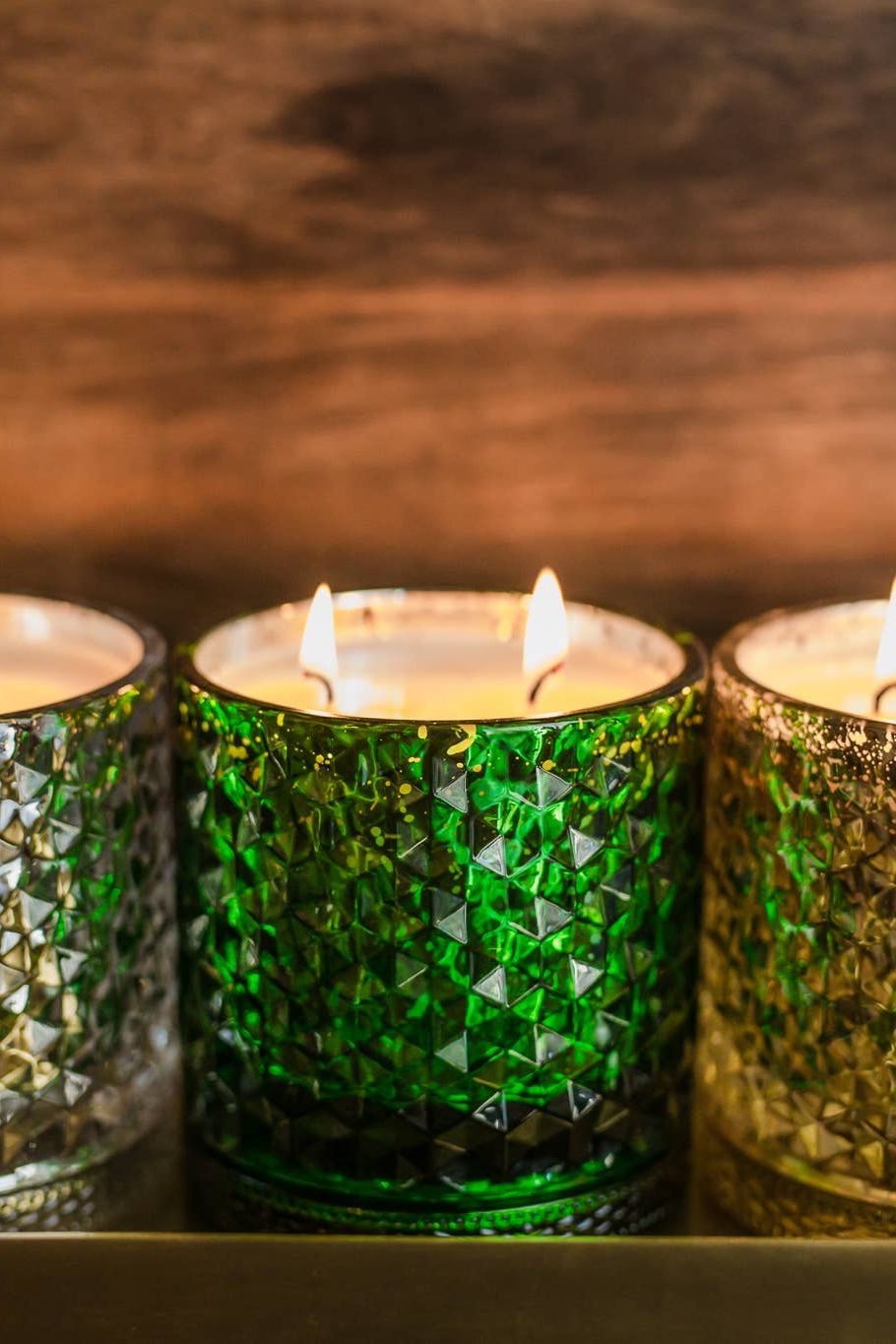 Mistletoe & Holly 15oz Shimmer Candle 2 wick