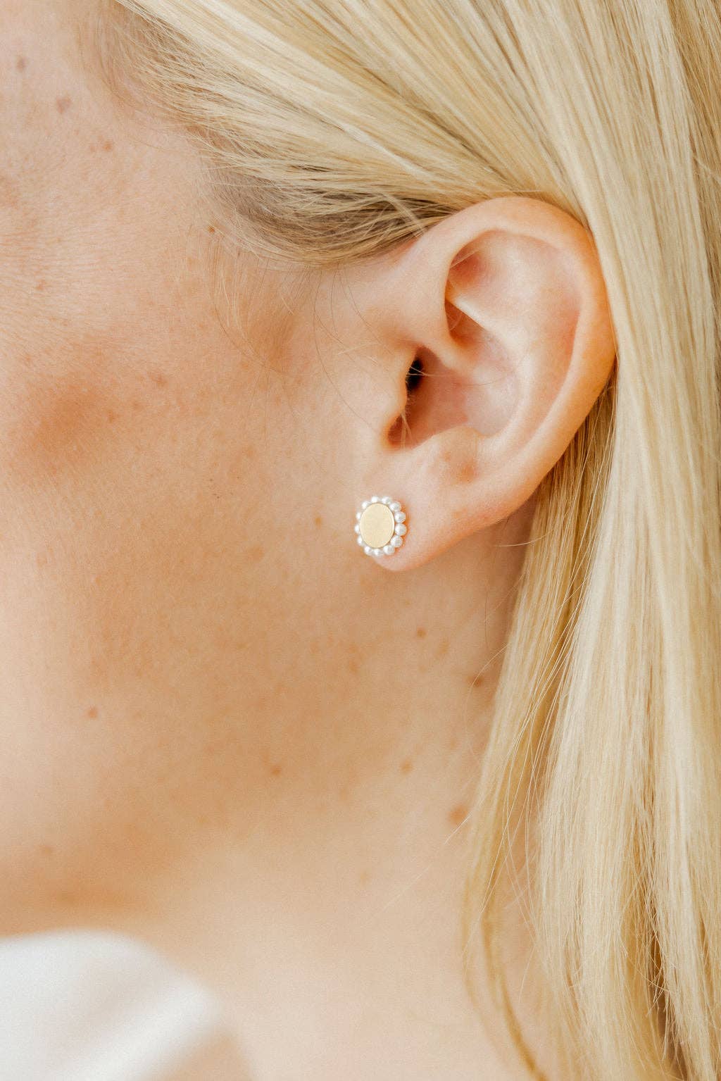 Screwback Stud Earrings - Alice Pearl