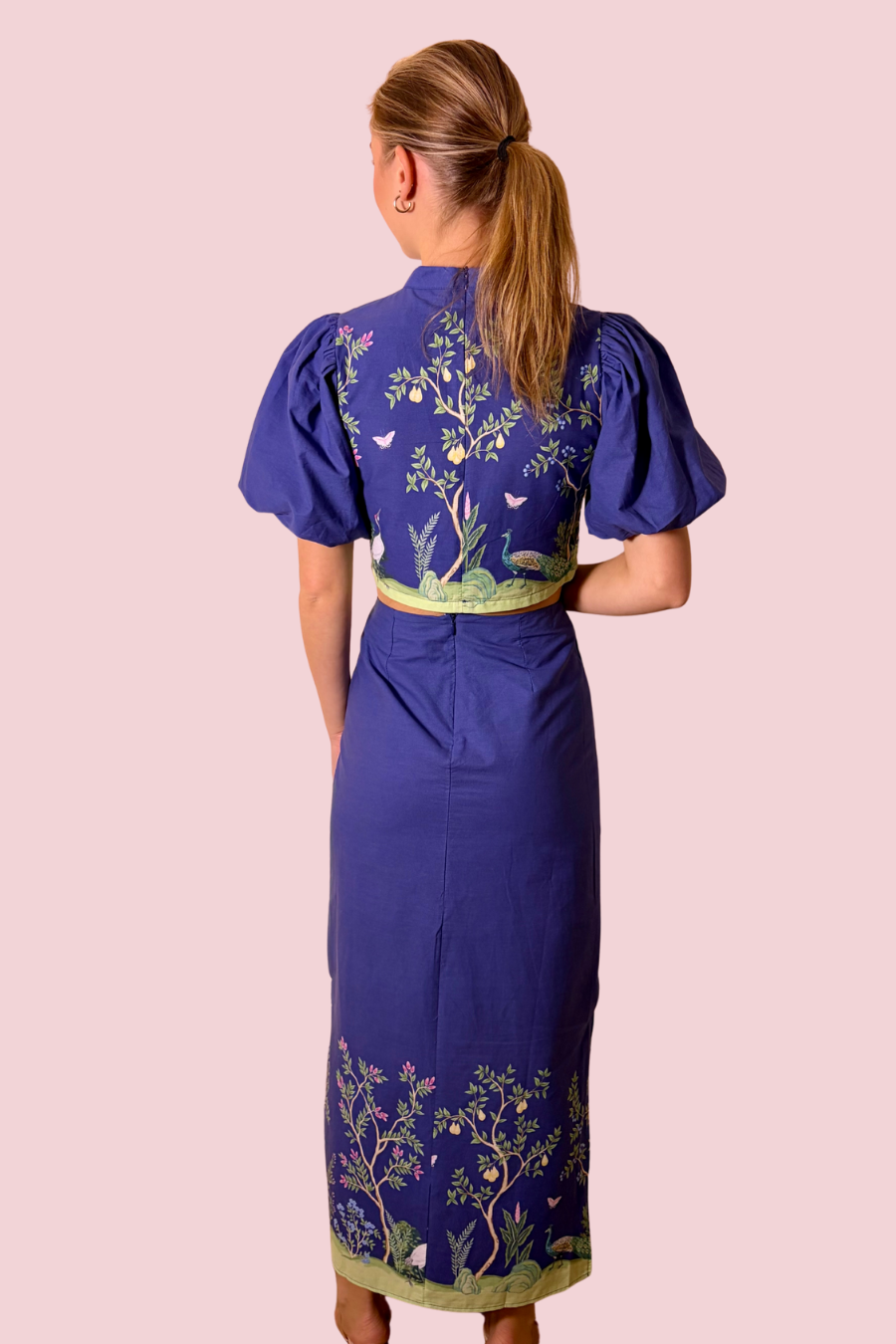 Vine and Vogue Blue Botanical Print Puff Sleeve Crop Top