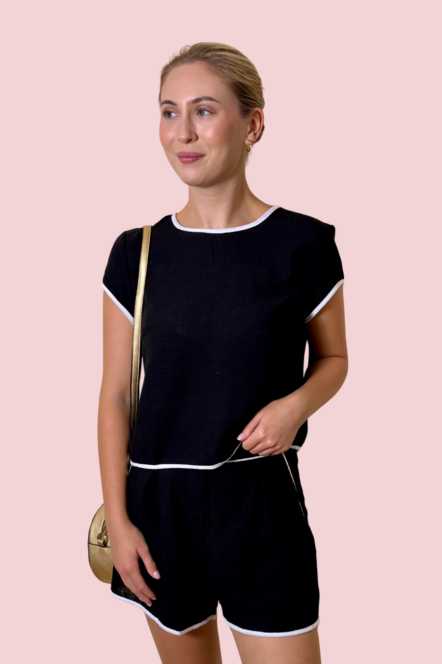 Good Taste Black Contrast Trim Matching Linen Set