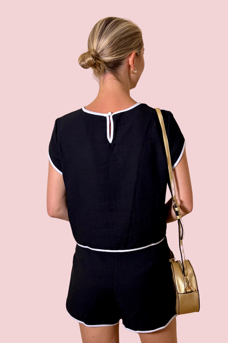 Good Taste Black Contrast Trim Matching Linen Set