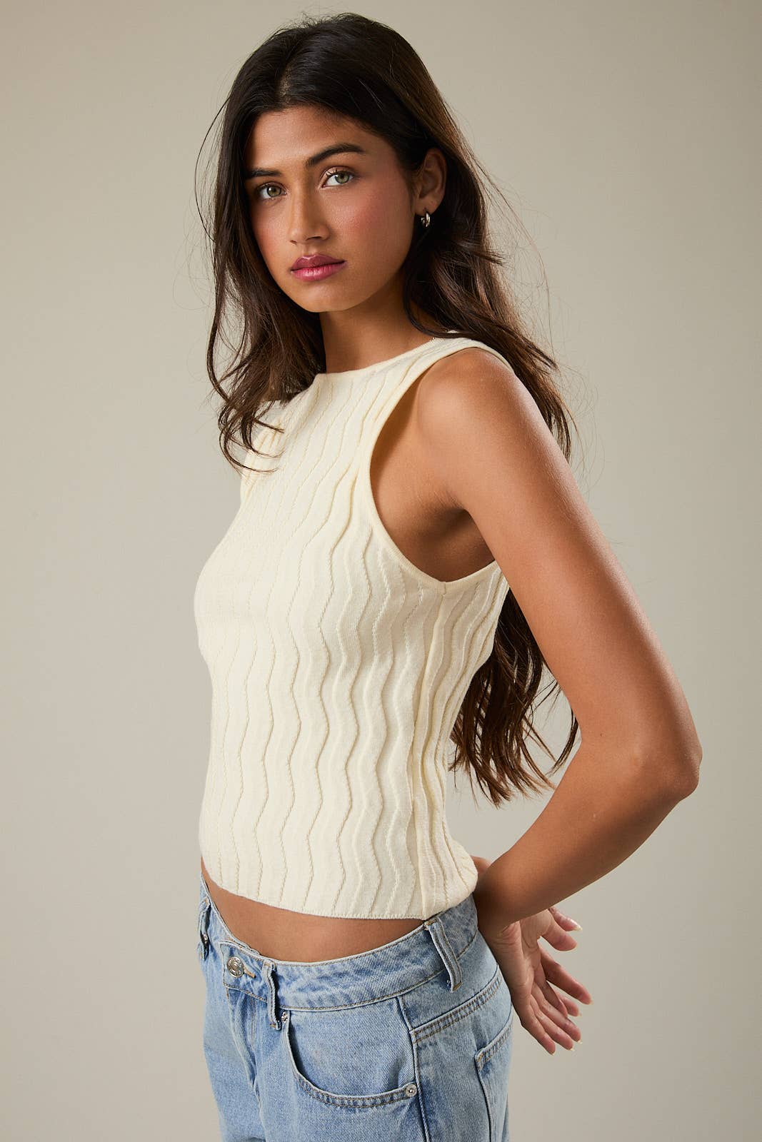 Good Form Fitted Sleeveless Sweater Tank Top with Textured Knit