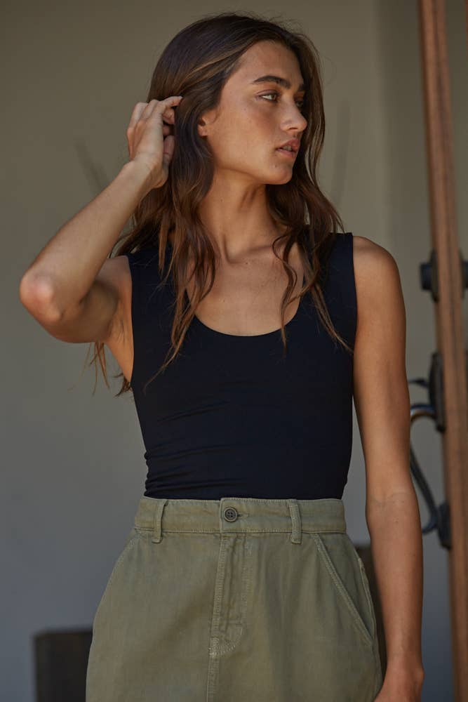Second Skin Double-Layered Seamless Scoop Neck Tank Top