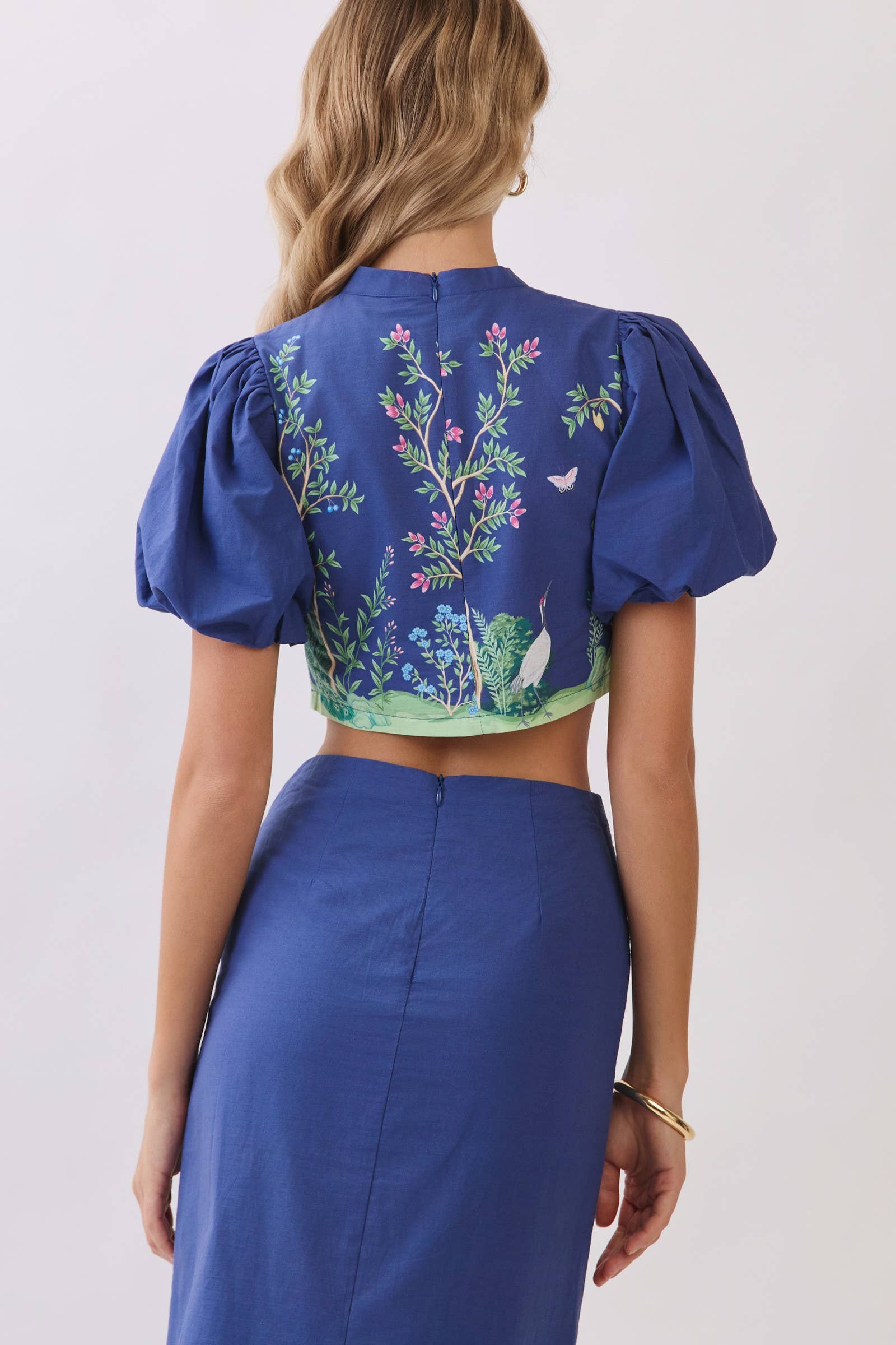 Vine and Vogue Blue Botanical Print Puff Sleeve Crop Top