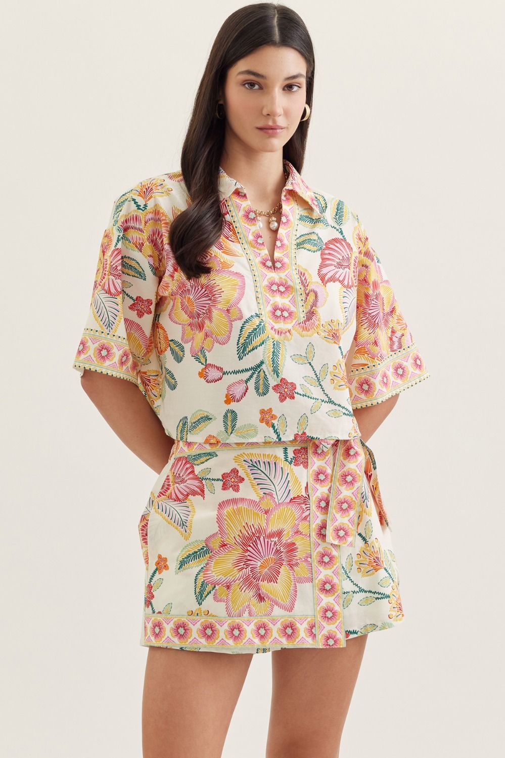 Pretty Little Escape Women’s Floral Print Resort Top with Collar Neckline