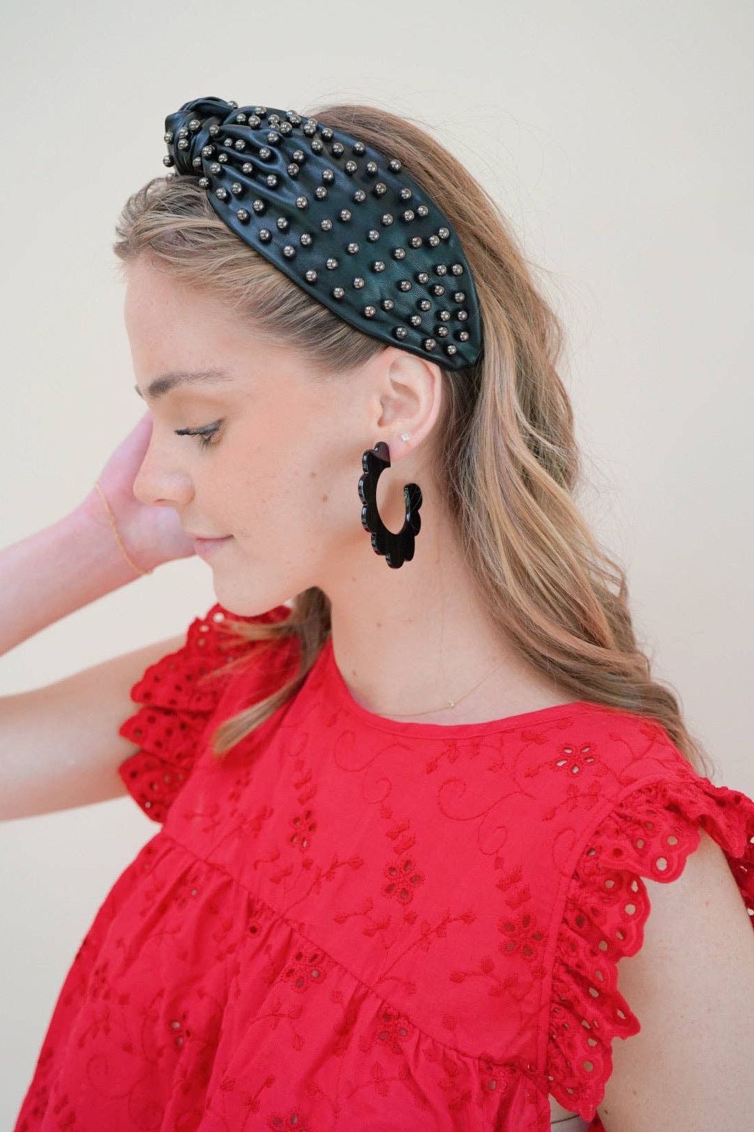 Margo Hoop - True Black