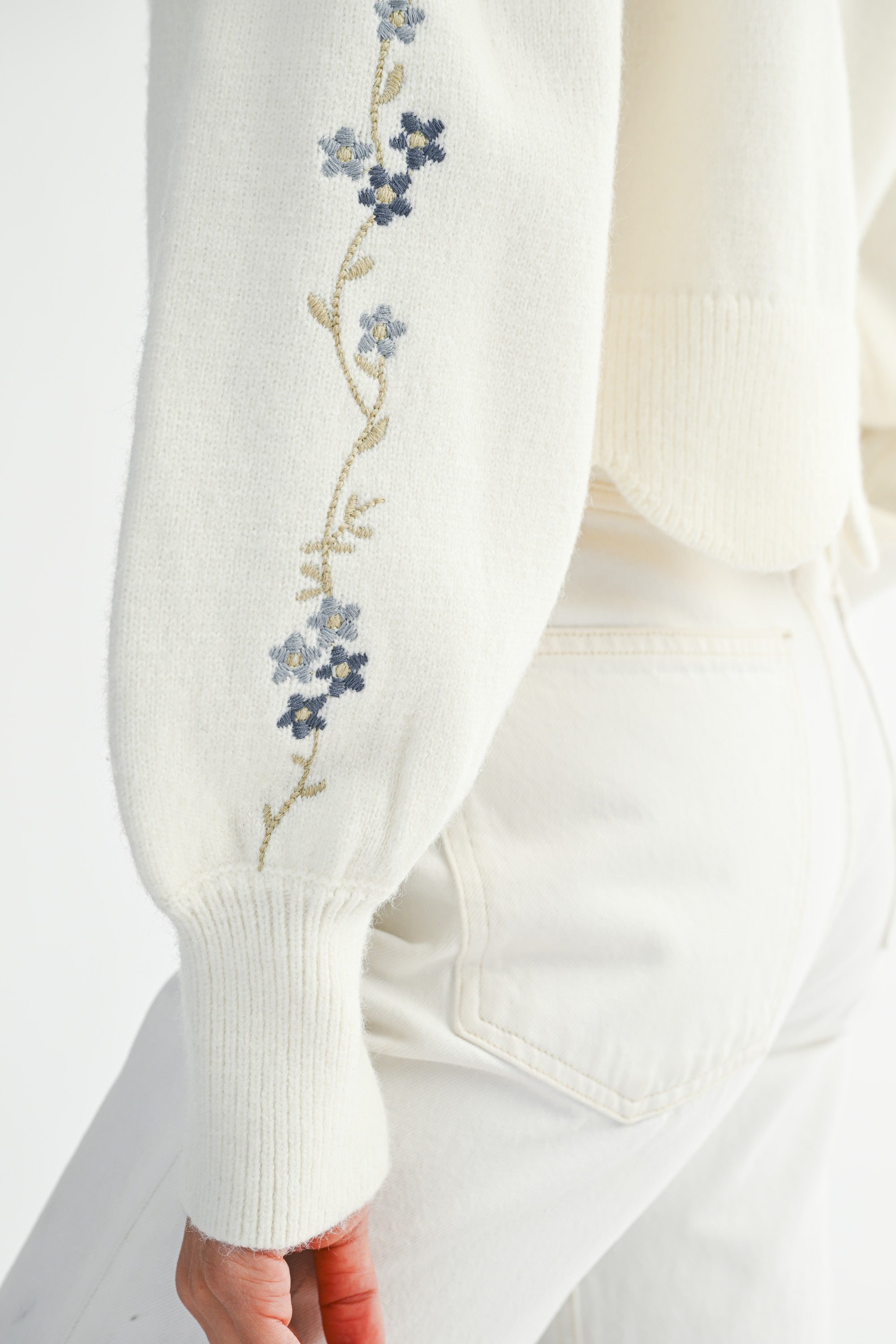Embroidered Scallop Detail Knit Sweater